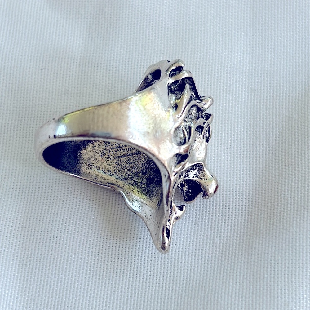 Silver Tone Roaring Lion Head Cocktail Ring Size 9 - Picture 4 of 7